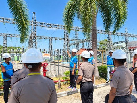 Intip Dapur Penyaluran Listrik NTT, Siswa SPN Polda NTT Perkuat Bekal Pengamanan Objek Vital Nasional